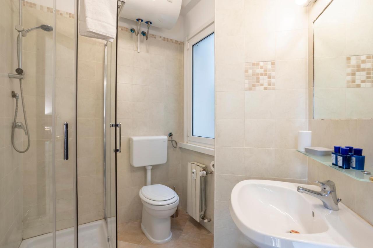 Re Di Roma - Charme Apartment Extérieur photo
